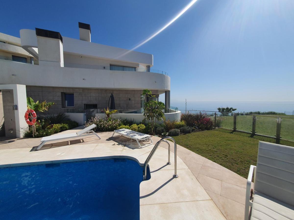 Luxury Beachfront Apartment With Pool, Sauna, Fitness And Gym In Province Malaga, Andalusia Михас Экстерьер фото