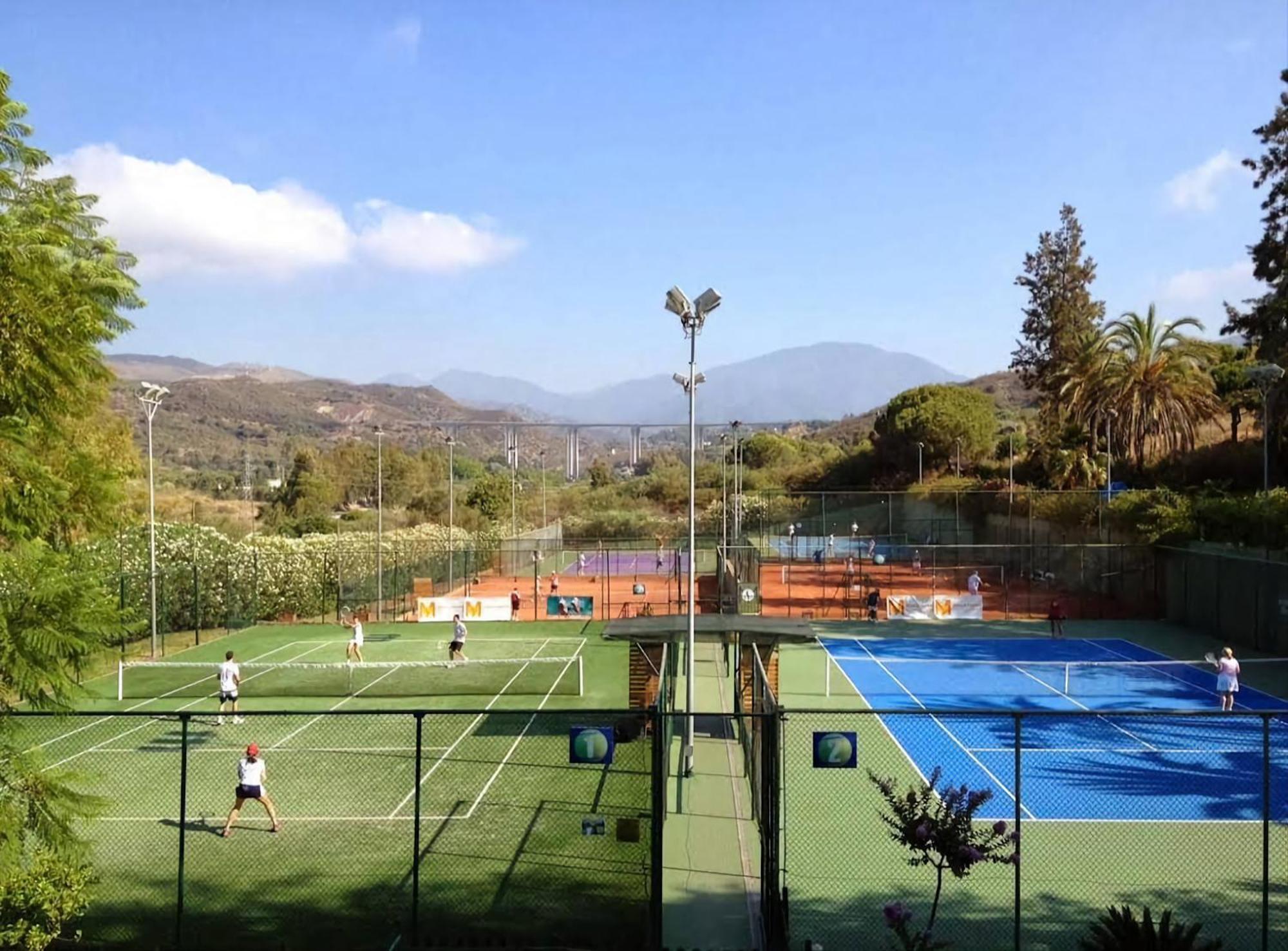 Luxury Beachfront Apartment With Pool, Sauna, Fitness And Gym In Province Malaga, Andalusia Михас Экстерьер фото